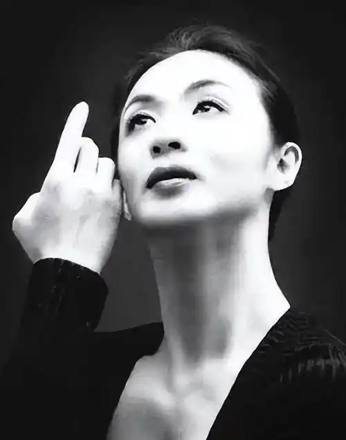 艺术家金星:前半生男人,后半生女人,她的人生远比你想得精彩_母亲