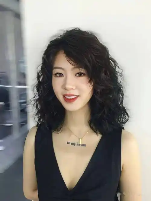 "全头烫,羊咩咩卷发"_发型_中国_人类