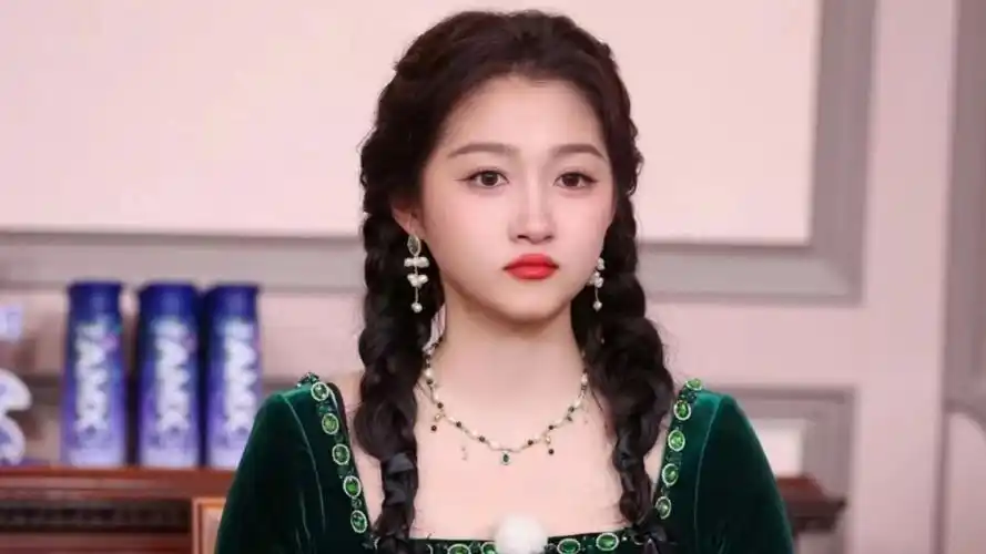 关晓彤在游戏中不敢提鹿晗名字,高调官宣,低调恋爱