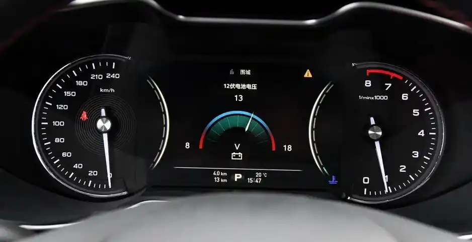 新车 正文 仪表盘能显示地图,电压,胎压,行车显示,科技感已经非常高了