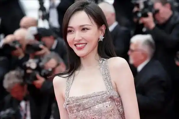 之所以唐嫣能够拥有这样的特权,其实也和两个方面有关.