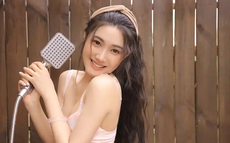 清纯可爱美女写真桌面壁纸高清大图预览1920x1200_美女壁纸下载_美桌