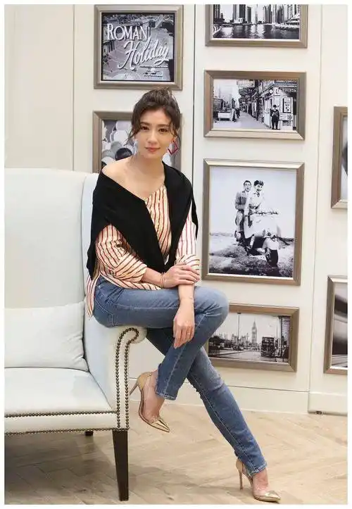 原创160贾静雯为增高拼了踩12cm牙签鞋与地成90度角看着都替她疼