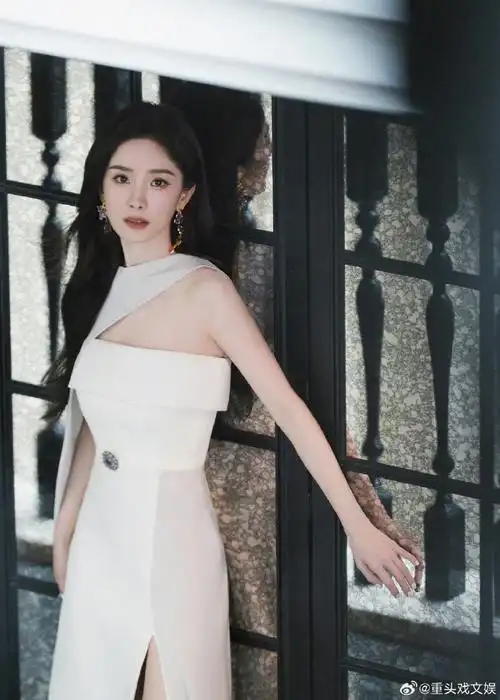 杨幂angelababy今日营业照##杨幂杨颖今日营业照