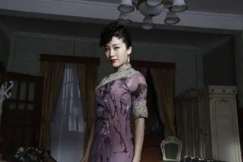 周毅刀光枪影凶相毕露画风屡变笑言不适应