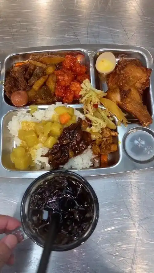 你们公司的工作餐有这么丰盛吗?