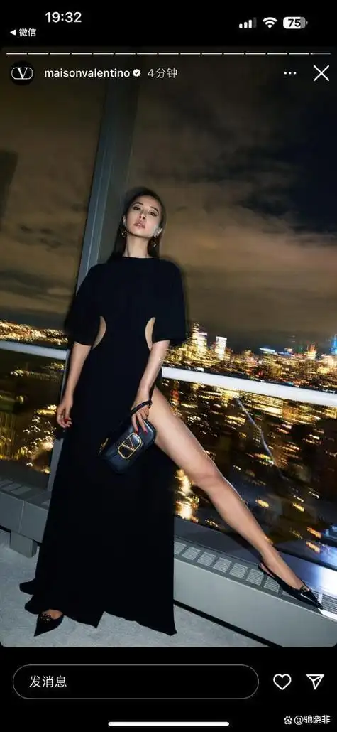 蔡依林的穿着风格或许有争议,但她的个性和魅力却是不可否认的.