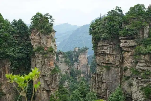 私藏在中国中部地区最美的山脉之一,奇山异石令人赞叹!