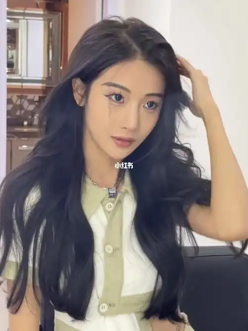 纯欲女神长发发型推荐显瘦显白免打理