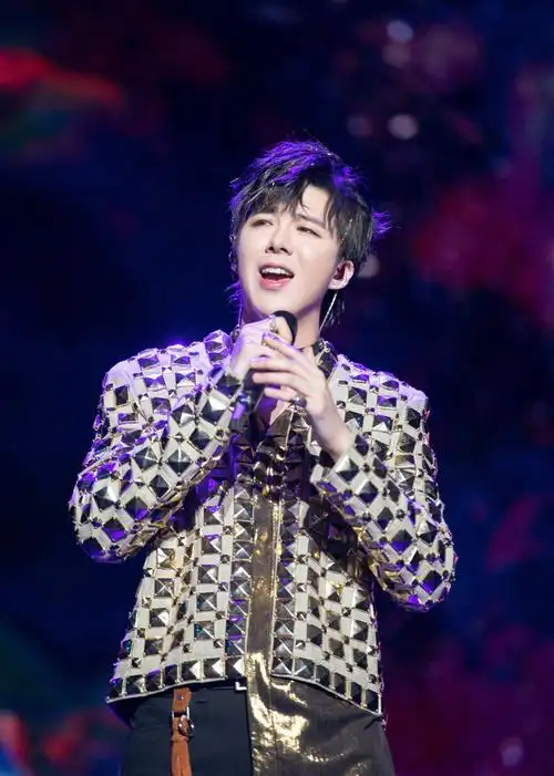 摩登兄弟巡演北京站刘宇宁新歌经典轮番唱不停