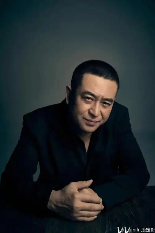 张嘉译全新回归一人千面方寸之间气场全开恣意畅然