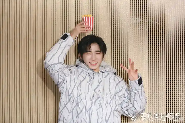 有没有近期的宋亚轩的电脑壁纸