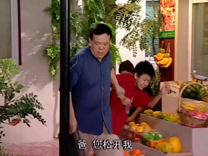 家有儿女搞笑片段:当胡一统爸爸成了抓贼的英雄