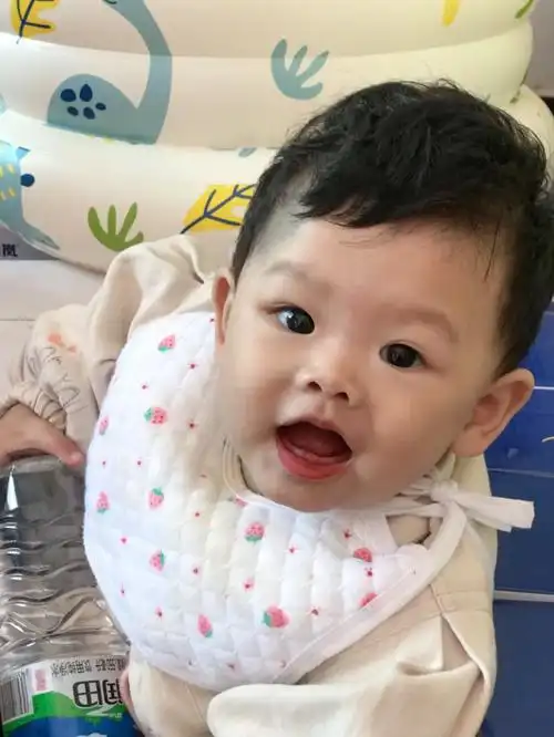 治愈系笑容宝宝 #最纯真的笑容 #长牙期的宝宝 好喜欢好喜 - 抖音