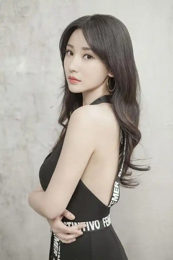 中国最好身材女明星前五必须有她第四:张馨予"世界小姐",182身高,一双