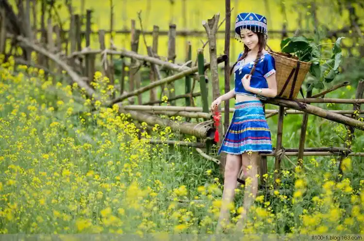 【布鞋情怀】朴素优雅的一带式布鞋(三月苗家小妹在田间)(122p)