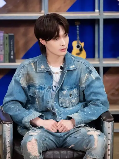 张艺兴的新发型好多人说很丑