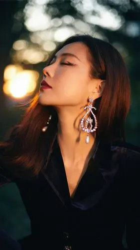 王霏霏酷飒性感写真手机壁纸