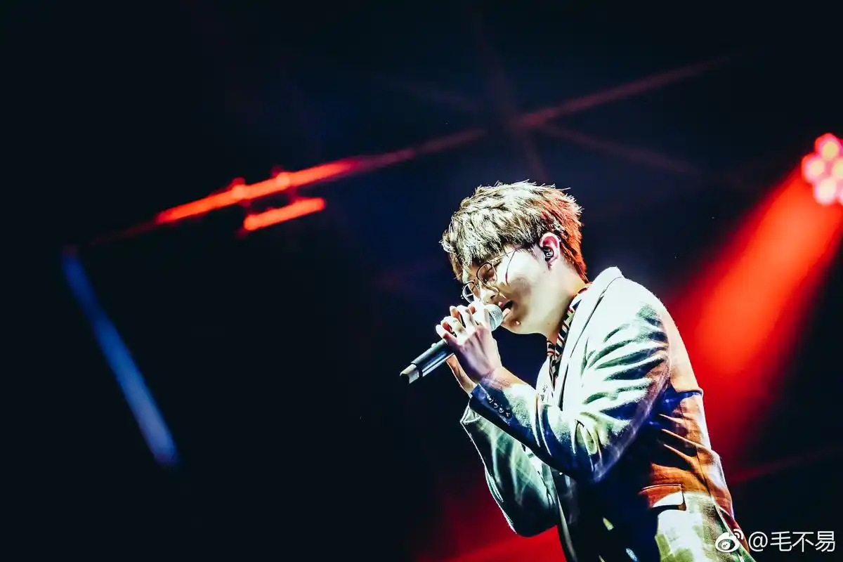 【每个人都是巨星】——业余巨星毛不易