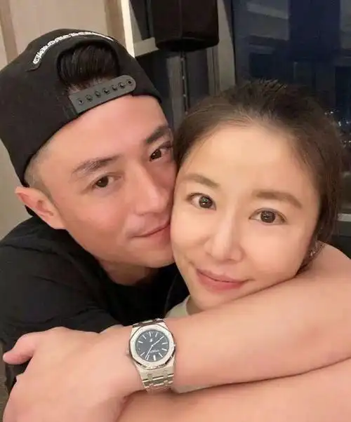 众所周知,林心如与霍建华结婚不久就生下了女儿"小海豚",老公霍建华一