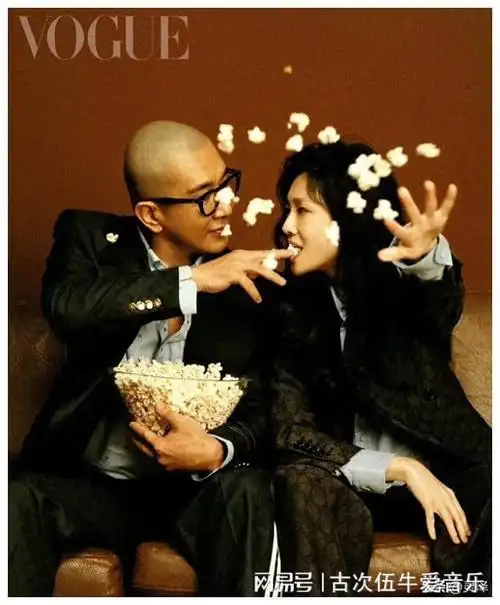 不过,人家光头对大s那就是疯狂示爱,能说会道提供情绪价值,各种输出让