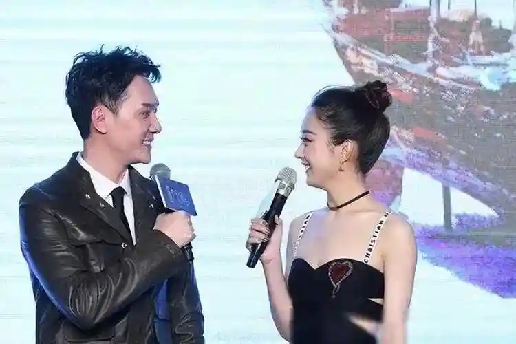 原创冯绍峰得意极了我那大杀四方的前妻赵丽颖如今到底有多牛