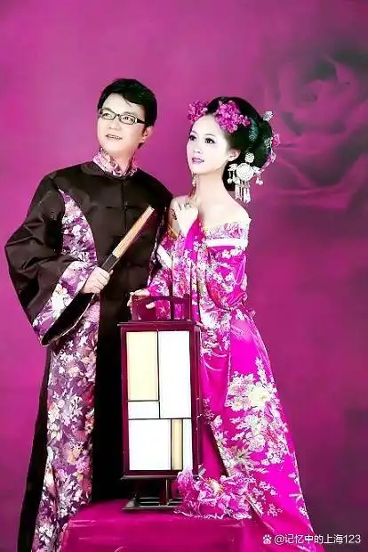 这对大娘子小丈夫组合,同台的时候基本都是顾竹君一人独挑大梁,丈夫在