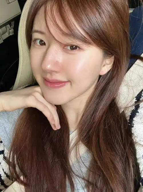 原创67赵露思素颜被曝光脸上的红豆清晰可见看到她的私服才服了