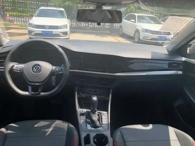 大众宝来1.4t精英智联版