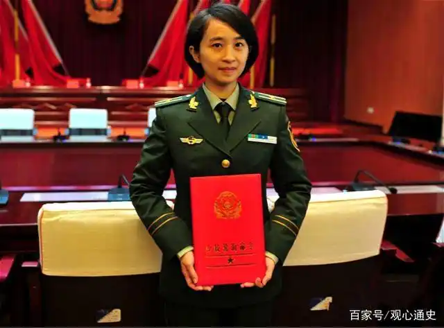 她是中国最美女武警,31岁辞去工作加入武警,被直接授予少校警衔
