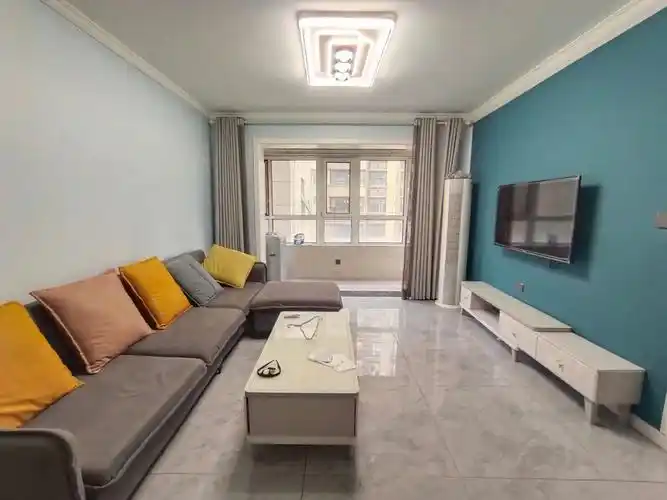 汉城南路地铁口精装三室两卫110平3100元