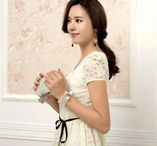 佳人苑品牌代言人韩佳人参加越南toto工作室微电影评选(图1)