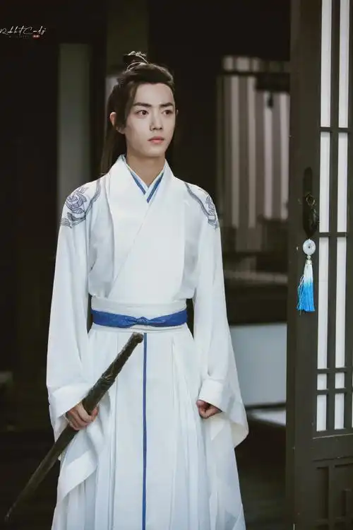 恣意潇洒的白衣少年郎魏无羡古偶神仙颜 好灵气 好干净 好喜欢#肖战