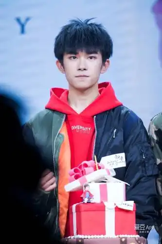 [易烊千玺][分享]180404 易烊·天线宝宝·千玺小合集 可爱呆毛发射的