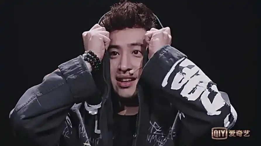 首次官宣"说唱造梦者"的周杰伦,能给说唱综艺续命吗?