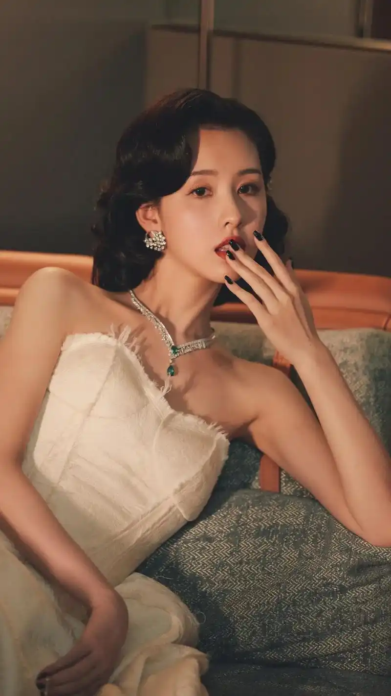 陈都灵高清写真美图集,优雅性感,清新甜美