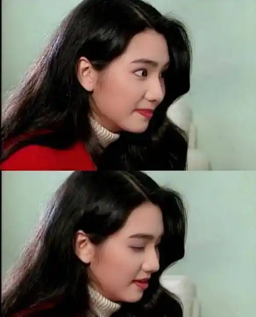 洪欣年轻时穿时尚系丝巾遮挡,如今牵娃穿蝴蝶结装,却大方秀长腿_少女