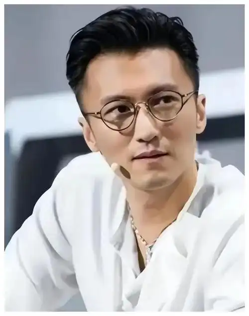 王菲谢霆锋官宣网友直呼太惊喜终于波折恋人在一起了