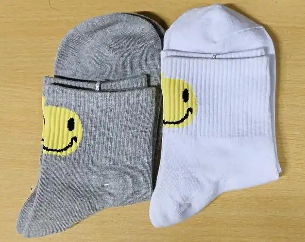 这两双袜子哪个更好看?