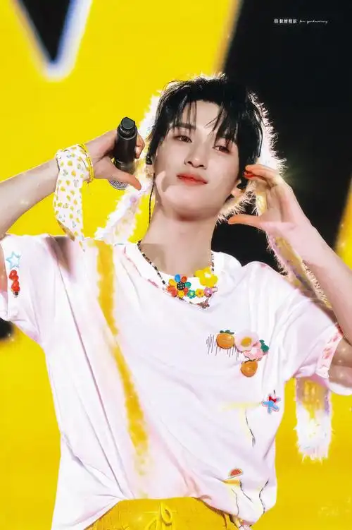 严浩翔超话·#严浩翔越拽我越爱#  240504 无尽的冒险 爆米花  靠近你