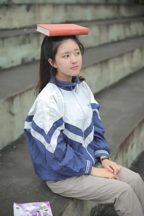 赵露思6118岁校服写真