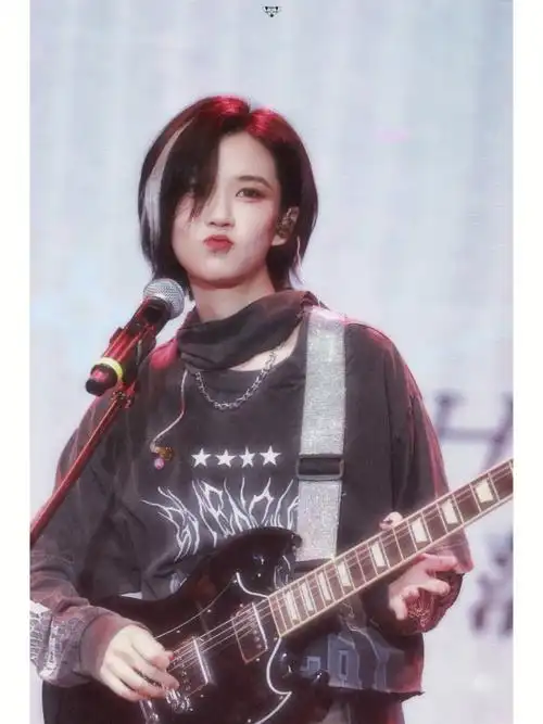 哥特玫瑰摇滚女主唱