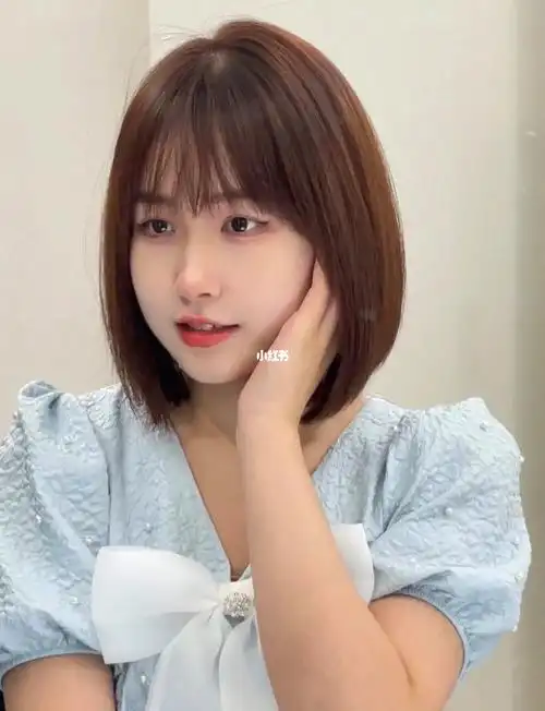 圆脸发型推荐|女生短发 减龄显脸小发型