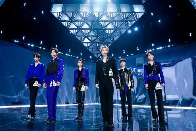 营2021尹浩宇#78#创4一公造型谁最鲨人#尹浩宇的一公首秀《radio》