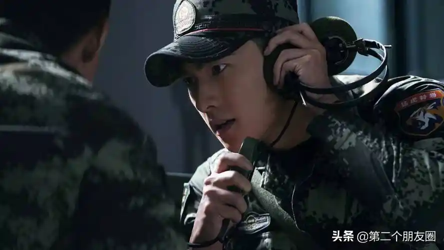 又一部披着军旅剧外衣,实则偶像剧题材:杨洋李一桐开始营销cp_军人