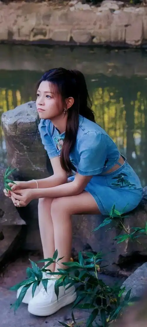 美女明星系列壁纸~陈妍希是一位备受欢迎的台湾女演员和歌手.