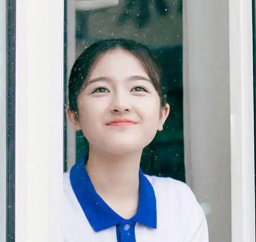 新晋95潜力小花—李兰迪