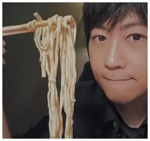 打破抿嘴微笑!阿信罕见露2排齿 粉:20年都没发现牙齿如此齐