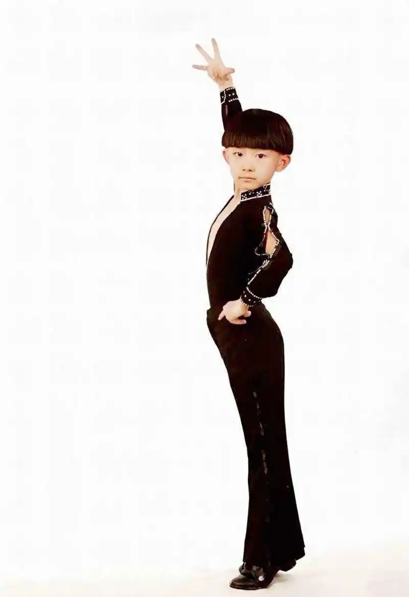 第一眼土,第二眼可爱,易烊千玺的童年西瓜头让你"上头"!