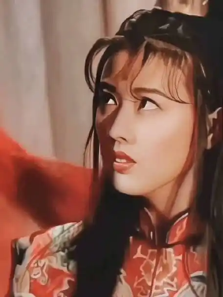 就周芷若这个角色来说,周海媚的扮相丝毫不输高圆圆